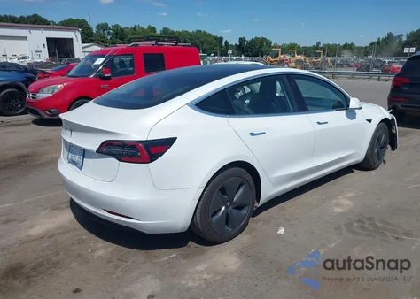 2019 Tesla Model 3 Long Range/Mid Range/Standard Range/Standard Range Plus z USA, uszkodzony, nr VIN 5YJ3E1EA1KF449472